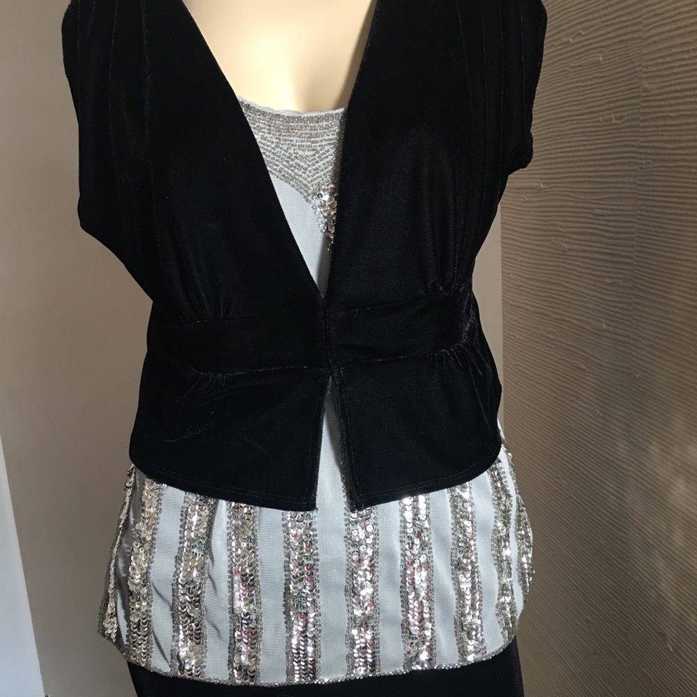 Beautiful sequin top - Picture 2 of 6